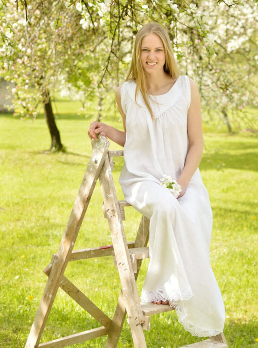 Vecpiebalga Treasure Maxi Nightgown in White Linen
