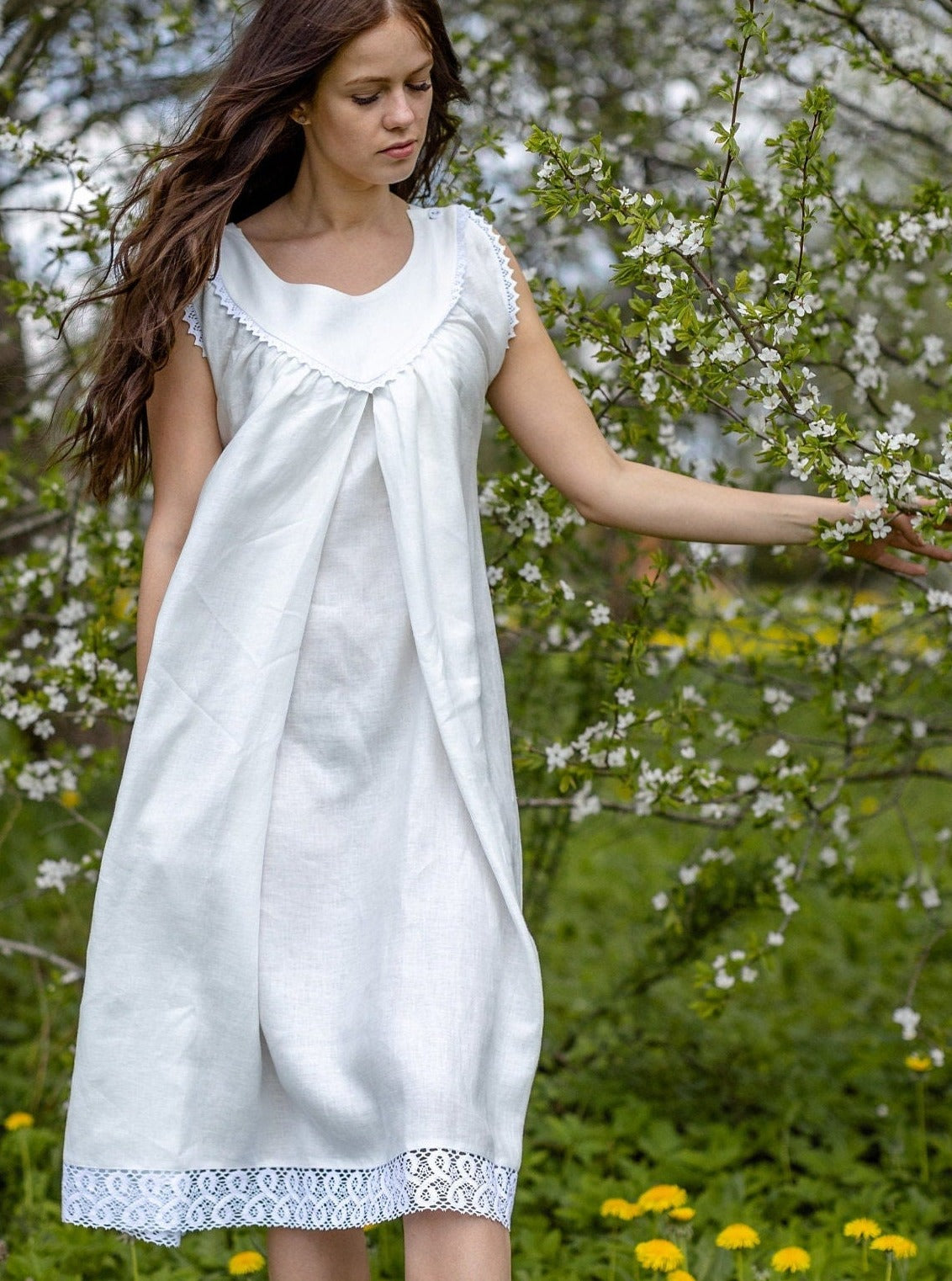 Vecpiebalgas Treasure Nursing Nightgown in White Linen