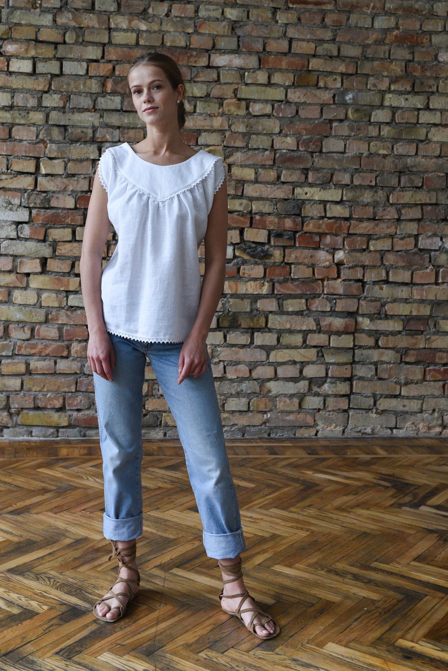 Vecpiebalgas cotton top in white linen