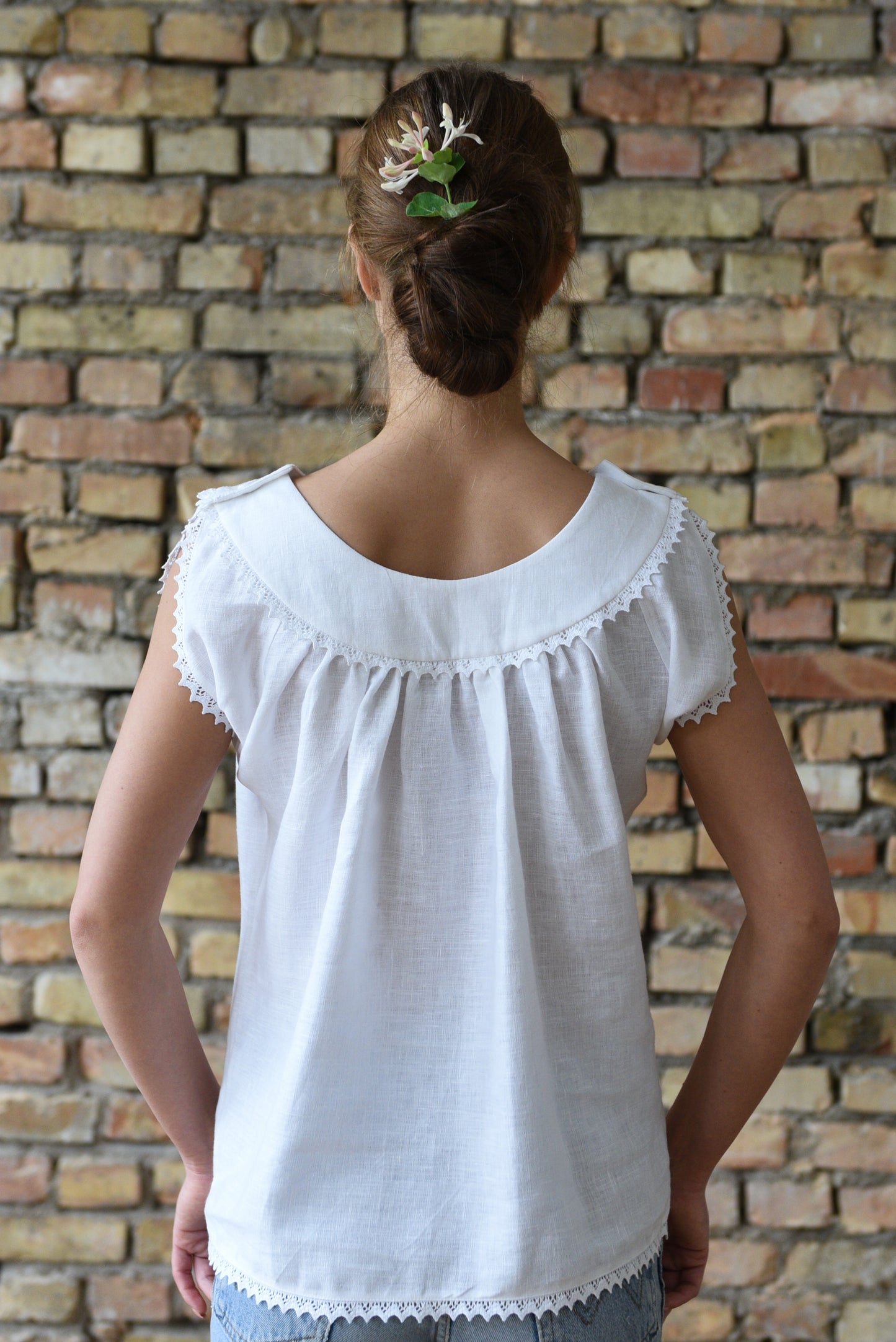 Vecpiebalgas cotton top in white linen