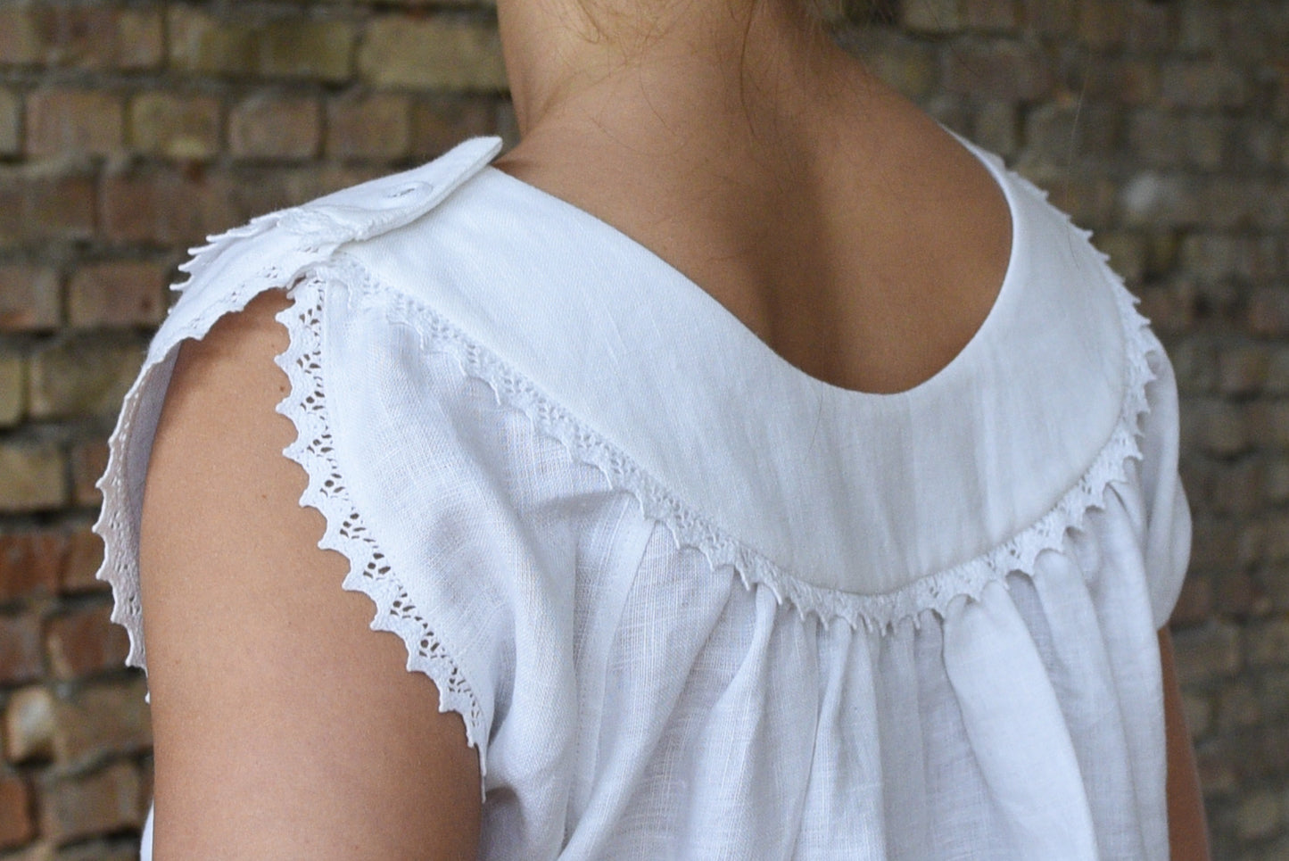 Vecpiebalgas cotton top in white linen