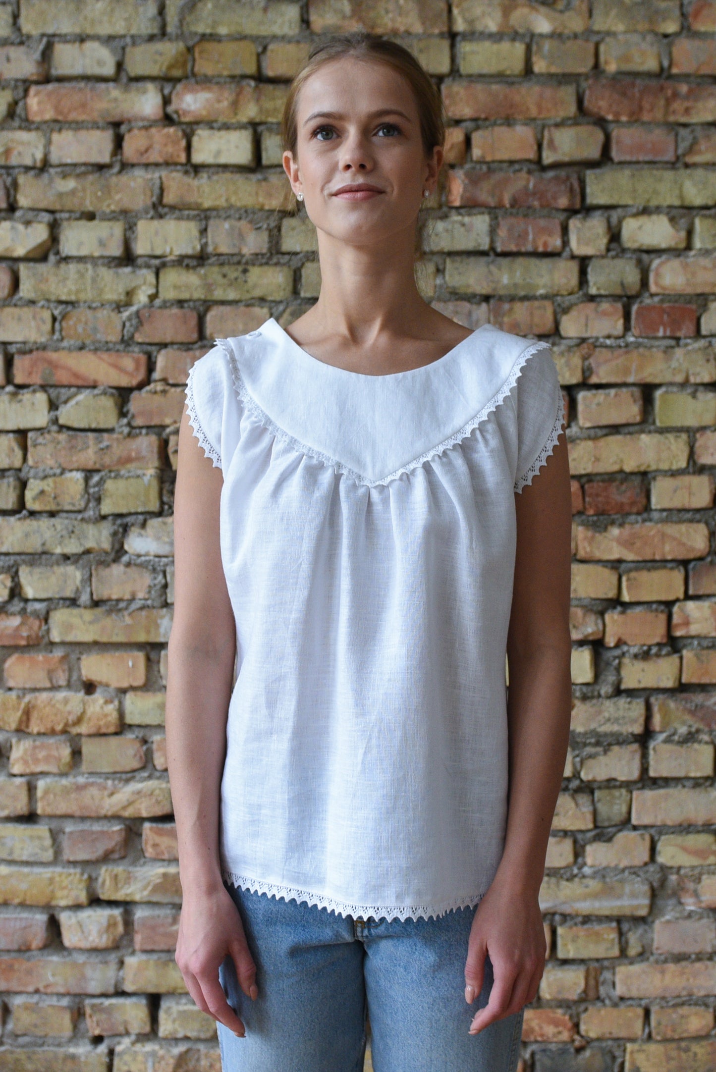 Vecpiebalgas cotton top in white linen