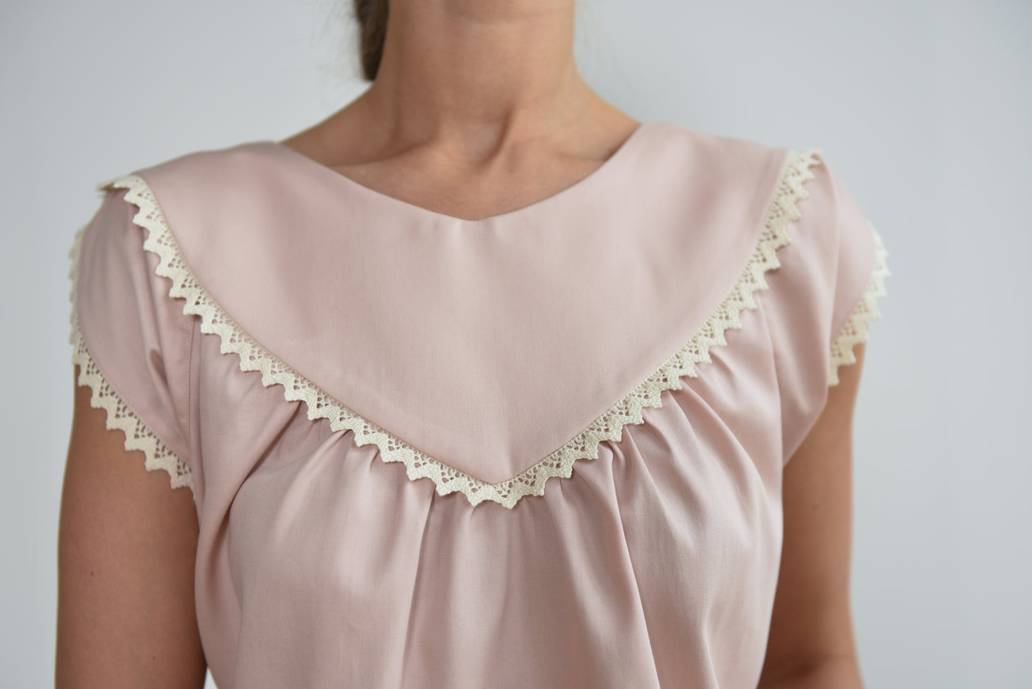 Vecpiebalgas cotton top in vintage pink