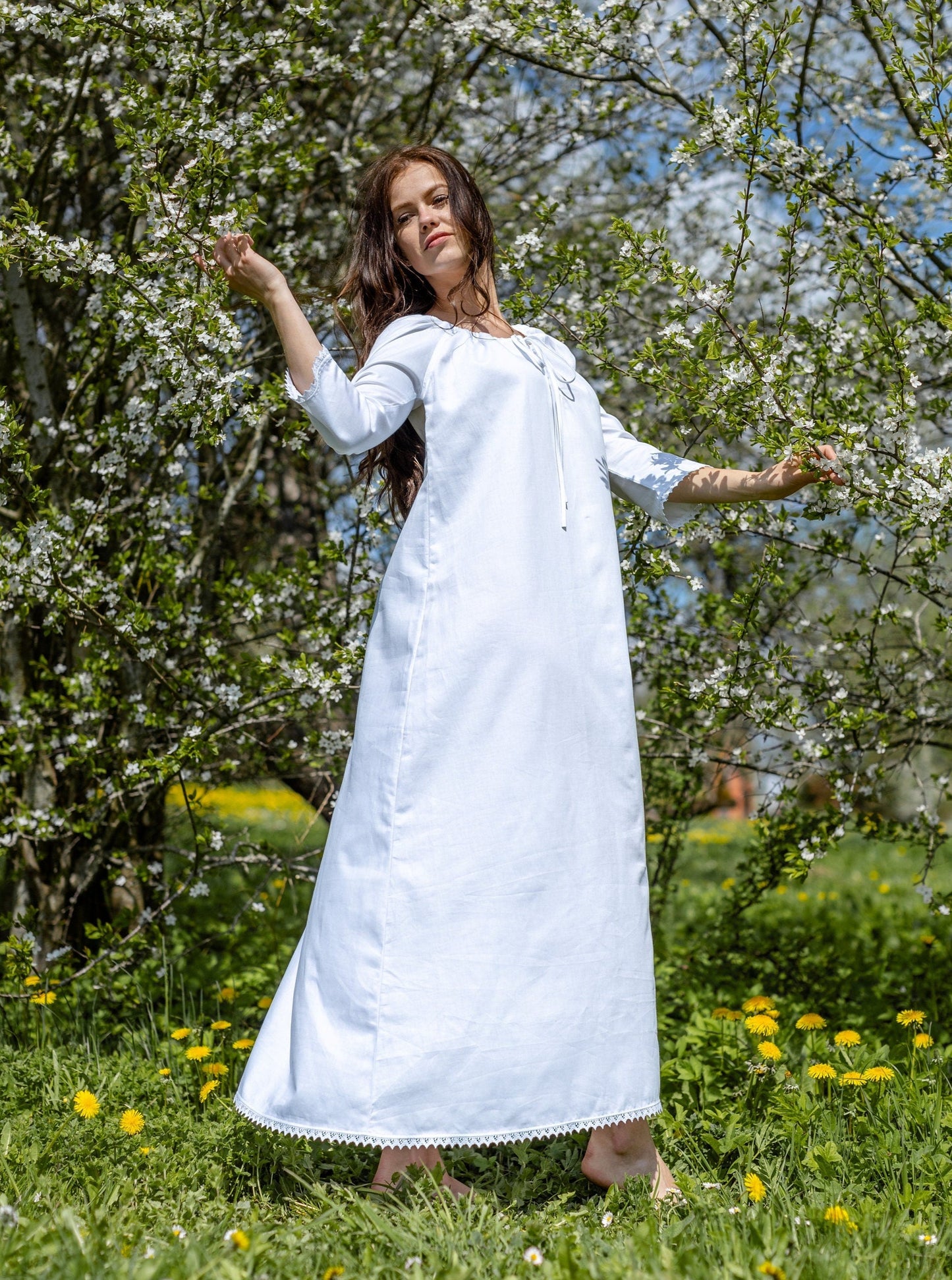 Outlander Dream - Maternity Nightgown in White Cotton